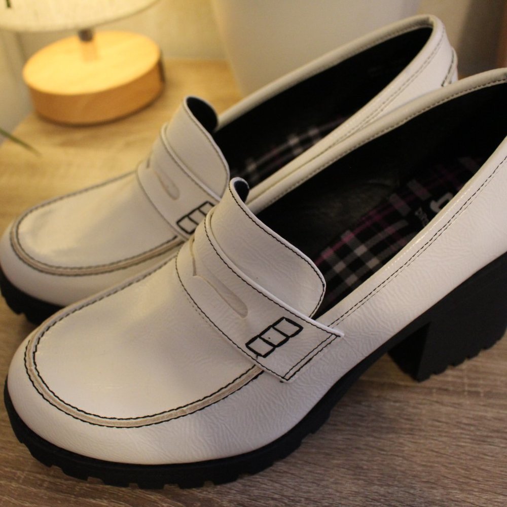 NWOT Dirty Laundry White Platform Loafers - Picture 2 of 7